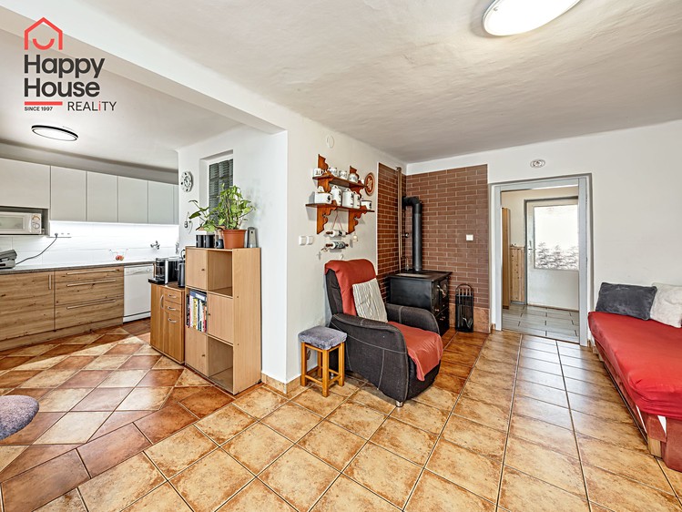 Prodej rodinného domu 208 m², pozemek 276 m² - foto 7