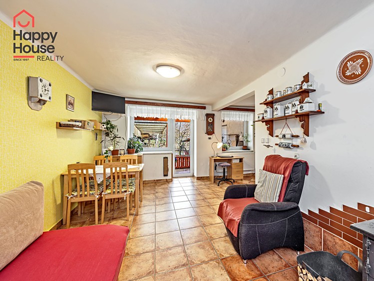 Prodej rodinného domu 208 m², pozemek 276 m² - foto 6