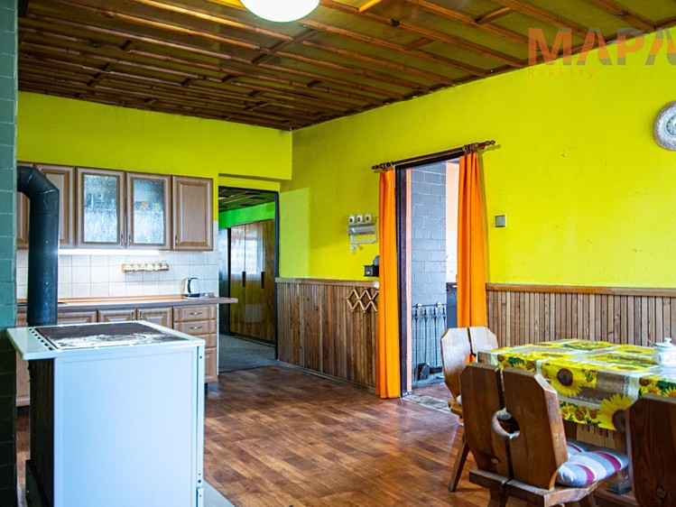 Prodej rodinného domu 200 m², pozemek 1 174 m² - foto 7