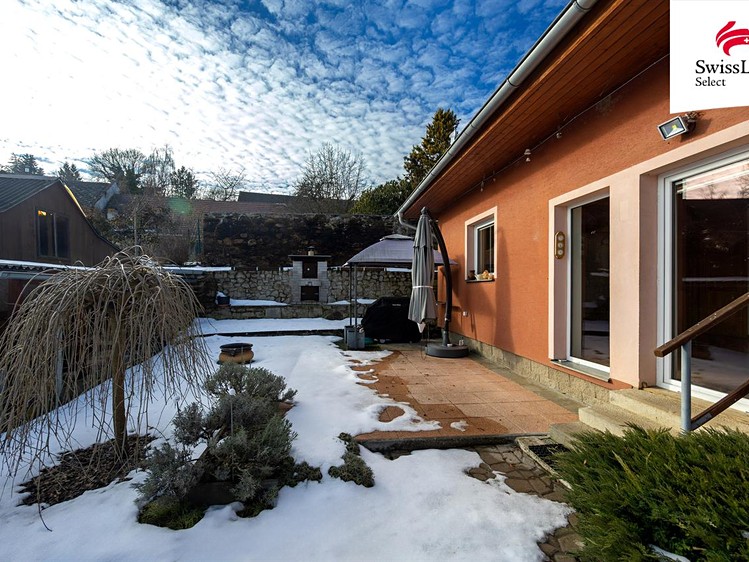 Prodej rodinného domu 175 m², pozemek 952 m² - foto 2