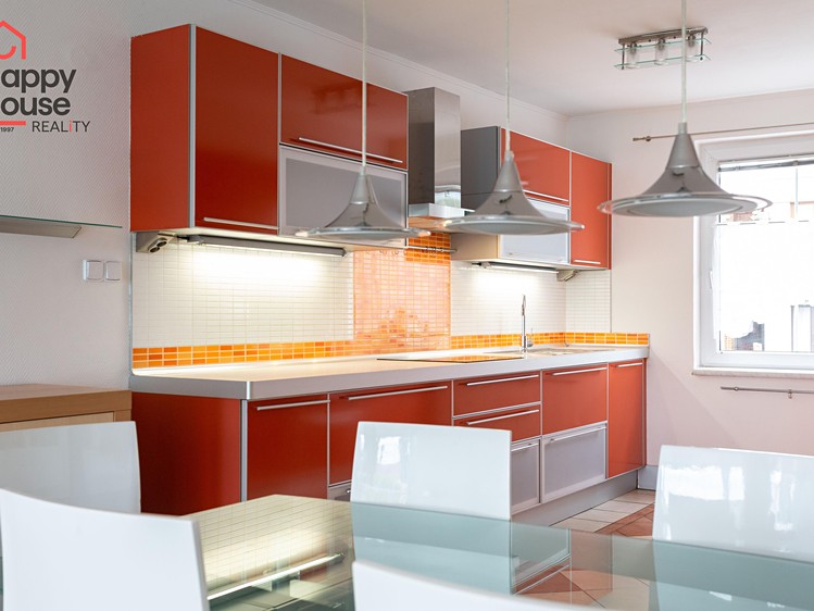 Prodej rodinného domu 250 m², pozemek 625 m² - foto 8