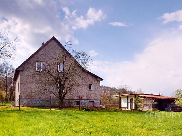 Prodej rodinného domu 120 m², pozemek 2 893 m² - foto 1