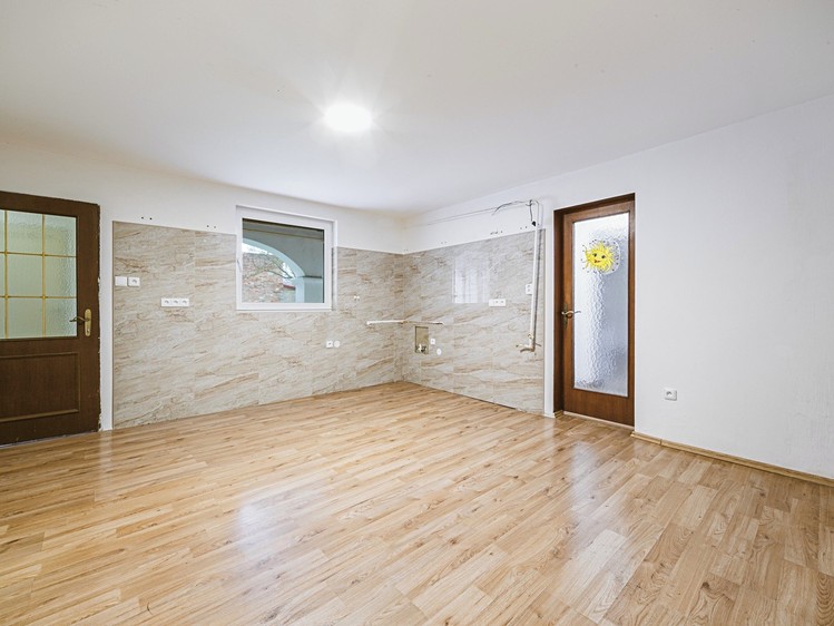 Prodej rodinného domu 99 m², pozemek 1 297 m² - foto 4