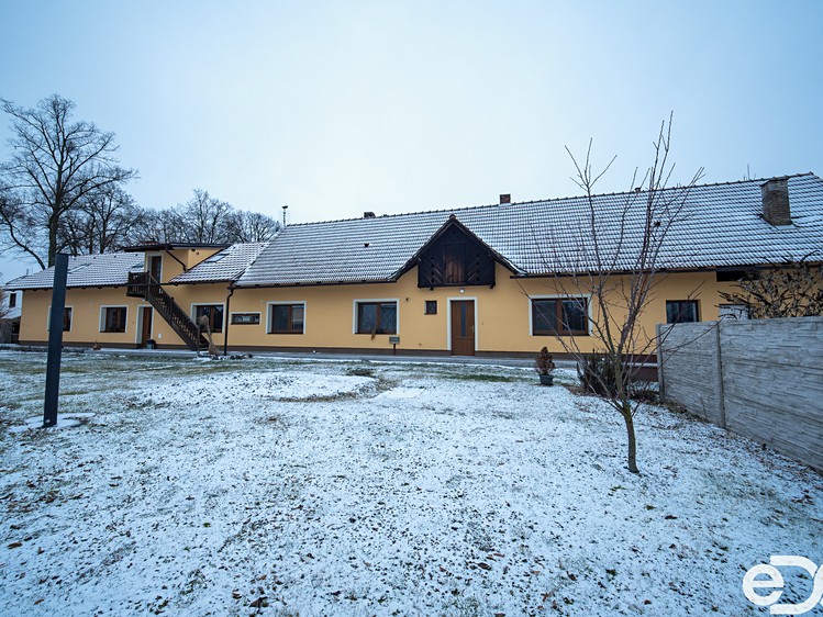 Prodej rodinného domu 171 m², pozemek 1 515 m² - foto 1