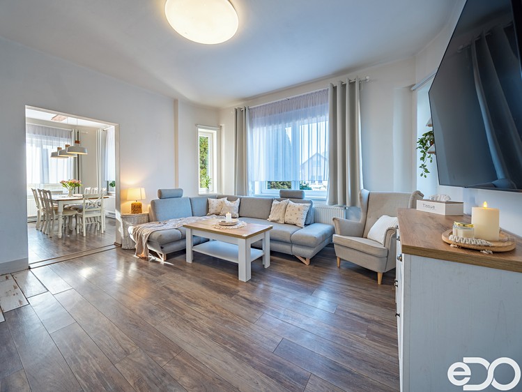 Prodej rodinného domu 256 m², pozemek 660 m² - foto 3