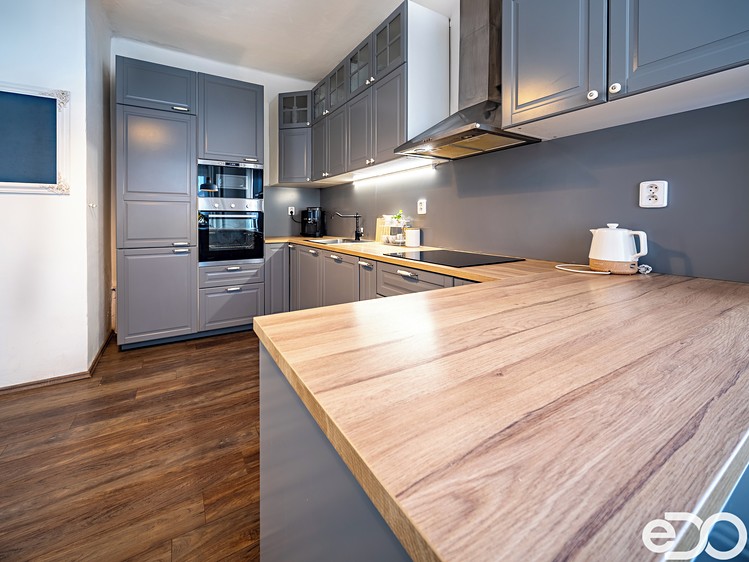 Prodej rodinného domu 256 m², pozemek 660 m² - foto 8