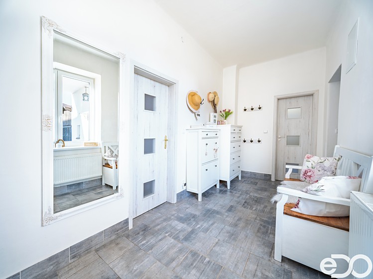 Prodej rodinného domu 256 m², pozemek 660 m² - foto 5