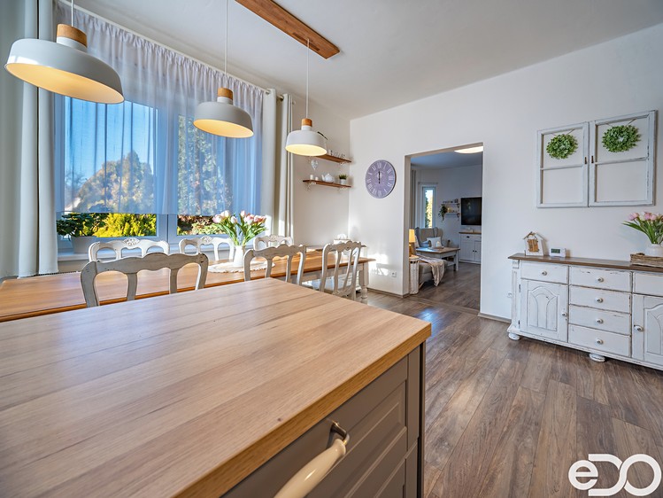 Prodej rodinného domu 256 m², pozemek 660 m² - foto 7