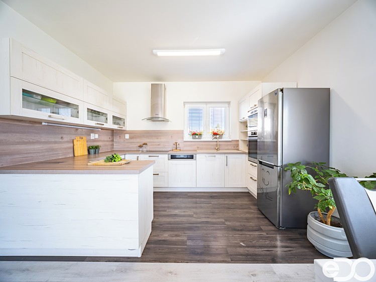 Prodej rodinného domu 135 m², pozemek 833 m² - foto 4