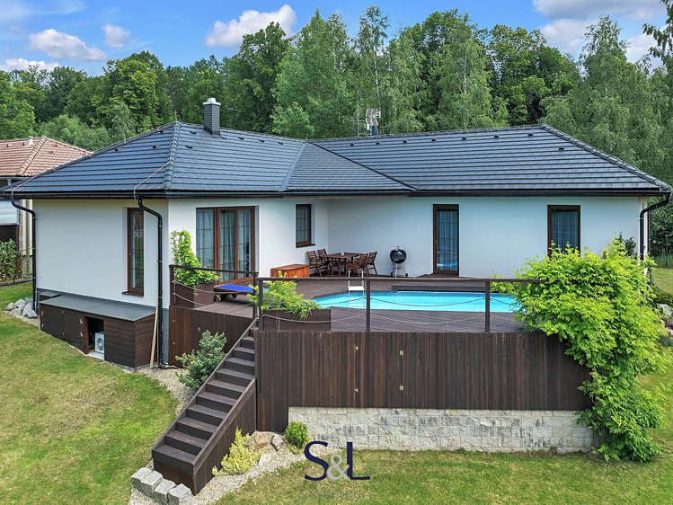 Prodej rodinného domu 120 m², pozemek 800 m² - foto 2
