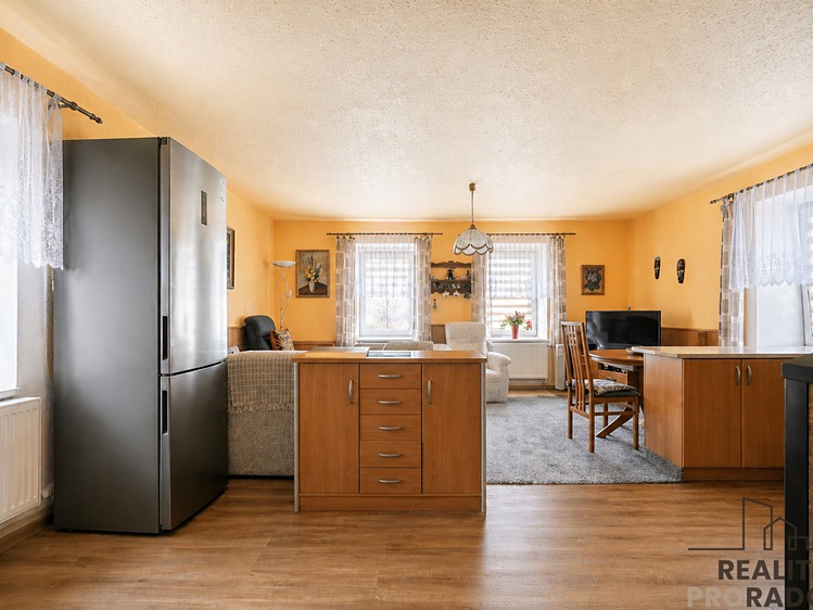 Prodej  rodinného domu 188 m², pozemek 1 860 m² - foto 5