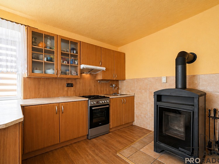 Prodej  rodinného domu 188 m², pozemek 1 860 m² - foto 7
