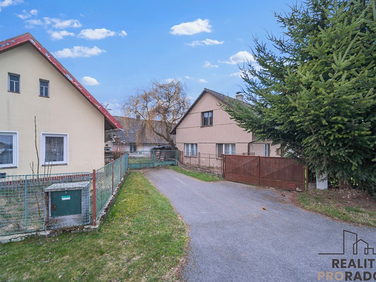 Prodej rodinného domu 122 m², pozemek 561 m² - foto 1