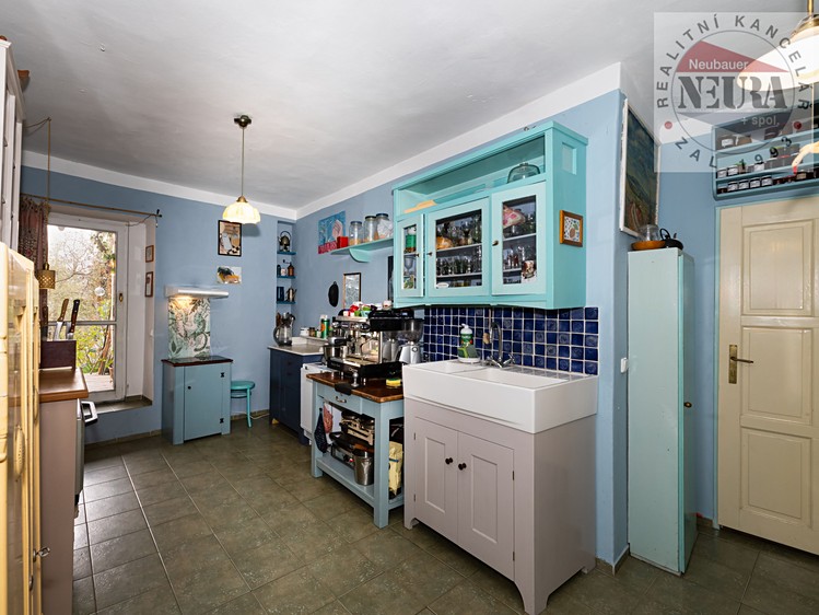 Prodej rodinného domu 451 m², pozemek 877 m² - foto 6
