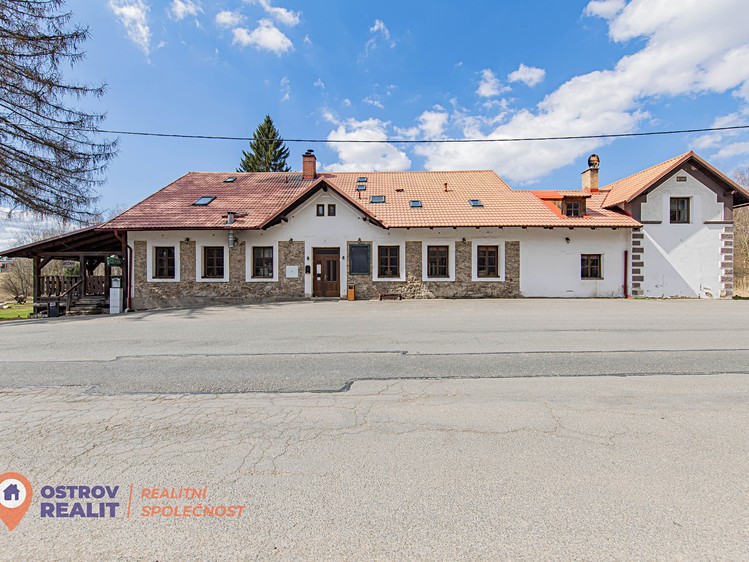 Prodej rodinného domu 679 m², pozemek 2 000 m² - foto 1