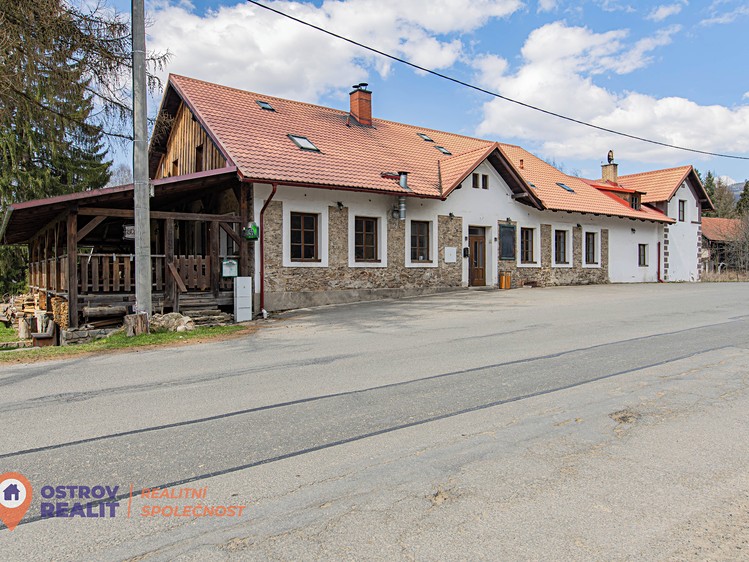 Prodej rodinného domu 679 m², pozemek 2 000 m² - foto 2