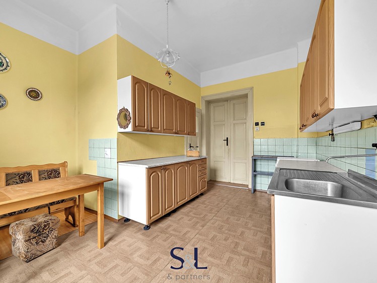 Prodej  rodinného domu 280 m², pozemek 888 m² - foto 8