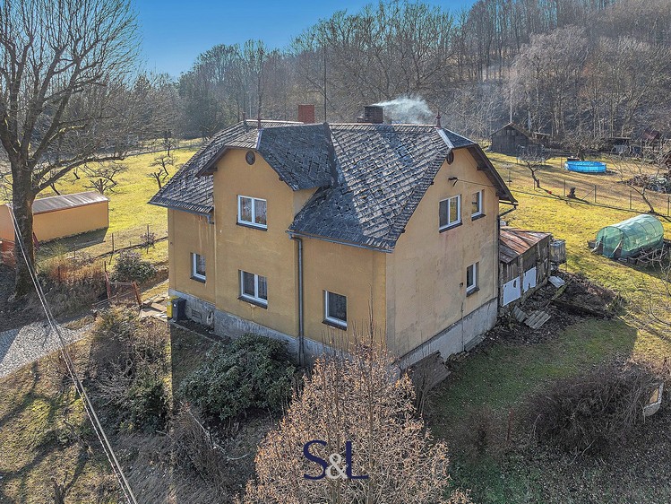 Prodej rodinného domu 180 m², pozemek 1 248 m² - foto 2