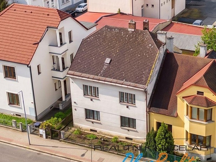 Prodej rodinného domu 180 m², pozemek 286 m² - foto 1