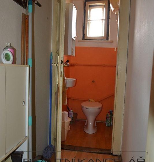 Prodej rodinného domu 180 m², pozemek 286 m² - foto 8