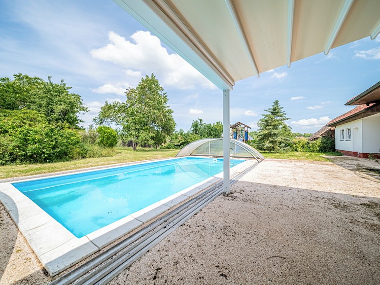 Prodej rodinného domu 250 m², pozemek 2 545 m² - foto 3