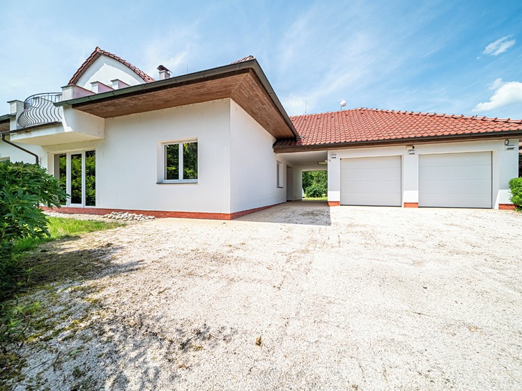 Prodej rodinného domu 250 m², pozemek 2 545 m² - foto 7