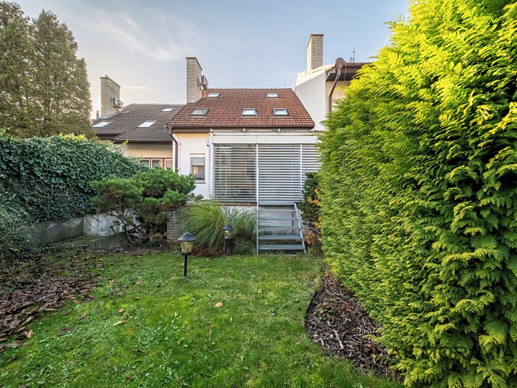 Prodej rodinného domu 205 m², pozemek 260 m² - foto 4