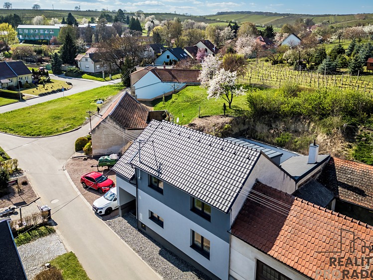 Prodej  rodinného domu 180 m², pozemek 393 m² - foto 6