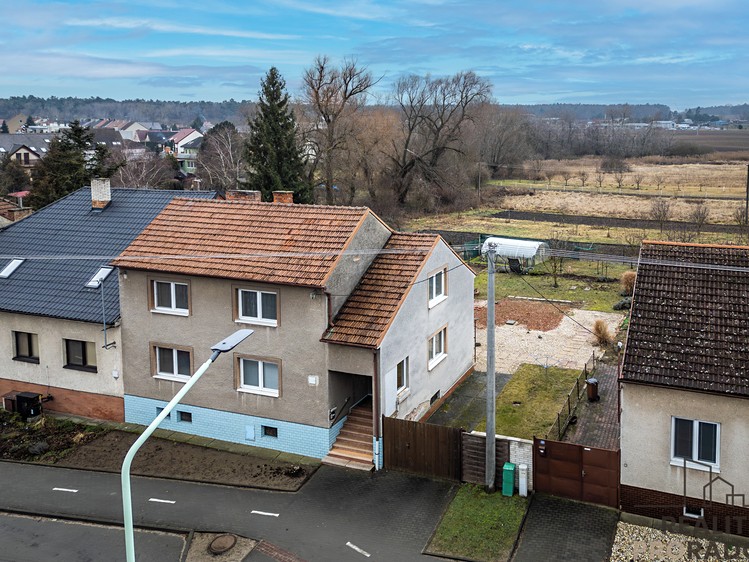 Prodej rodinného domu 140 m², pozemek 620 m² - foto 1