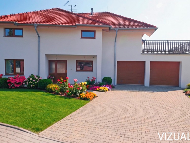 Prodej rodinného domu 285 m², pozemek 1 545 m² - foto 1