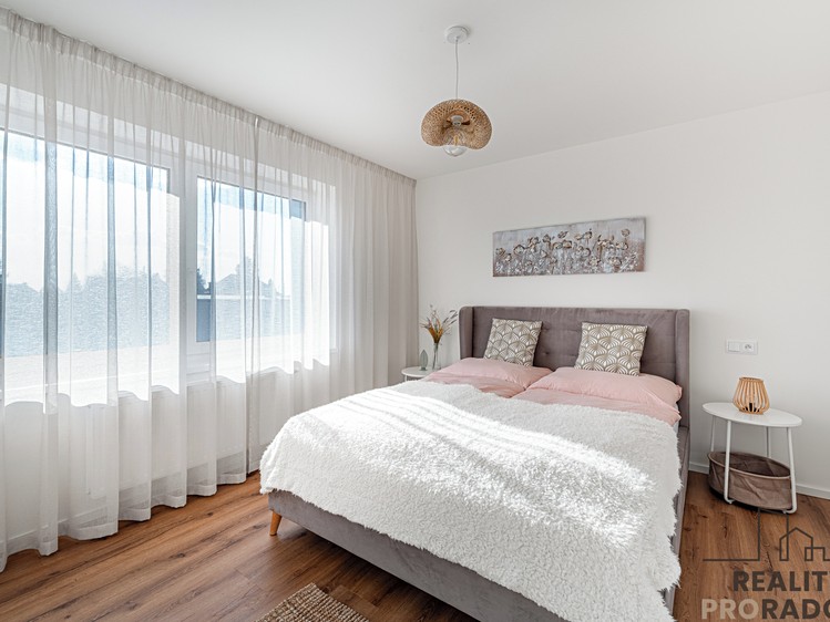 Prodej vily 229 m², pozemek 766 m² - foto 8