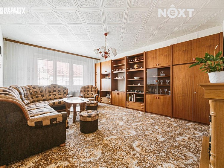 Prodej rodinného domu 210 m², pozemek 443 m² - foto 3