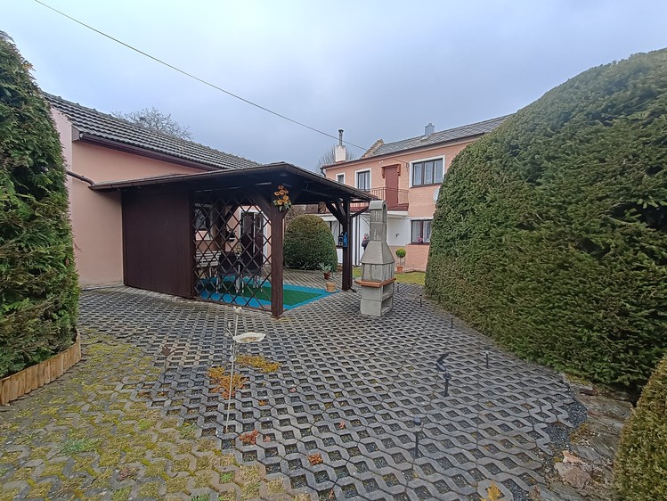 Prodej rodinného domu 200 m², pozemek 852 m² - foto 3