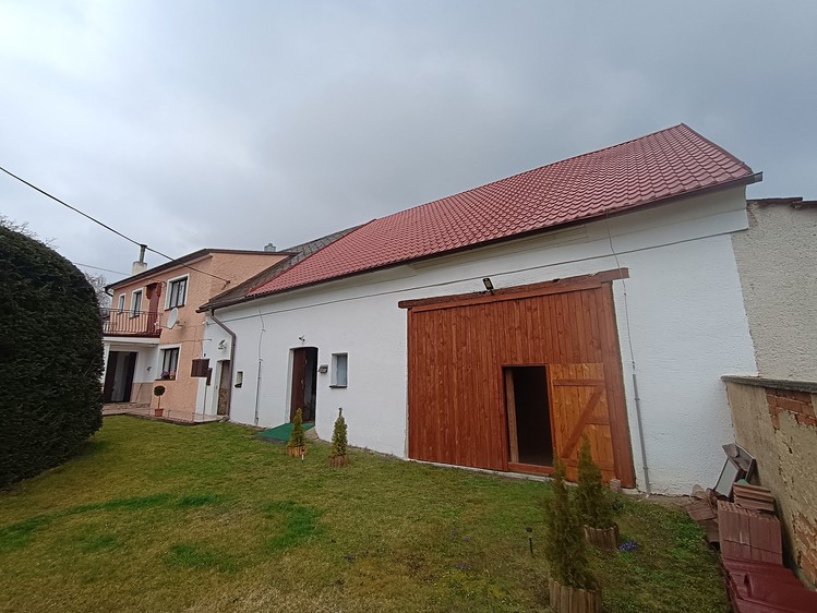 Prodej rodinného domu 200 m², pozemek 852 m² - foto 2
