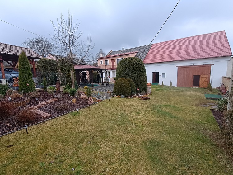 Prodej rodinného domu 200 m², pozemek 852 m² - foto 7