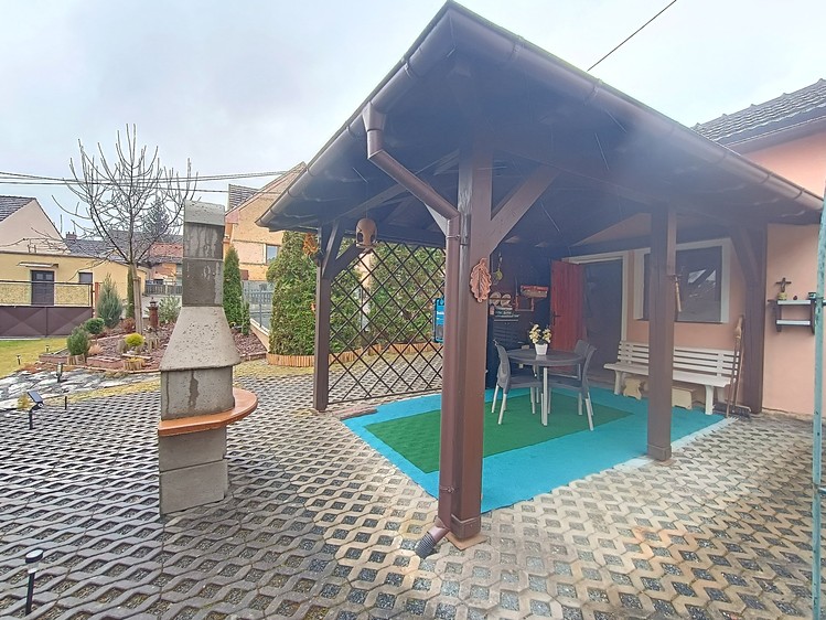 Prodej rodinného domu 200 m², pozemek 852 m² - foto 8
