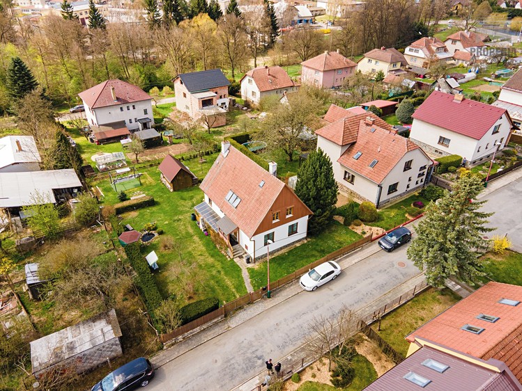 Prodej rodinného domu 140 m², pozemek 929 m² - foto 1