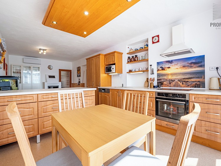 Prodej rodinného domu 140 m², pozemek 929 m² - foto 6