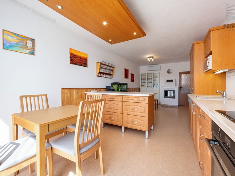 Prodej rodinného domu 140 m², pozemek 929 m² - foto 5