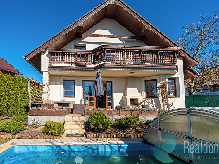 Prodej rodinného domu 174 m², pozemek 811 m² - foto 3