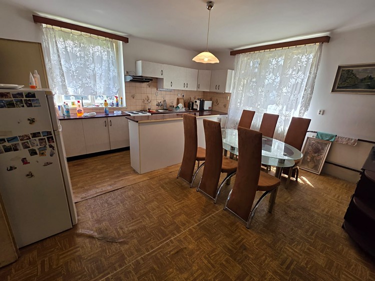 Prodej rodinného domu 400 m², pozemek 2 000 m² - foto 5