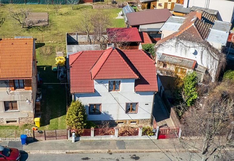 Prodej rodinného domu 133 m², pozemek 348 m² - foto 1
