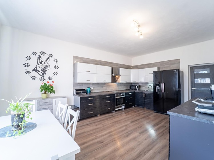 Prodej rodinného domu 133 m², pozemek 348 m² - foto 6