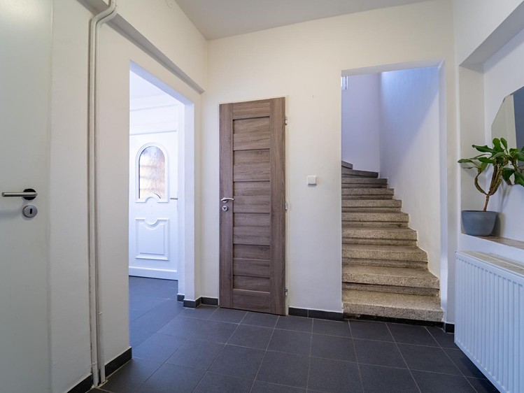 Prodej rodinného domu 133 m², pozemek 348 m² - foto 8