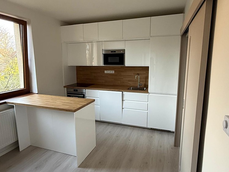 Prodej rodinného domu 135 m², pozemek 529 m² - foto 4
