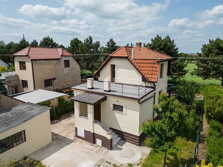 Prodej rodinného domu 135 m², pozemek 529 m² - foto 2