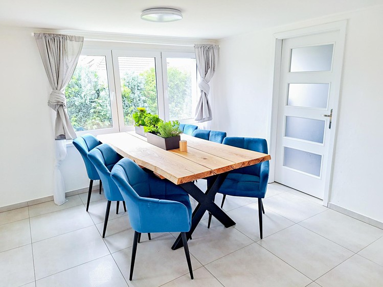 Prodej rodinného domu 162 m², pozemek 735 m² - foto 2
