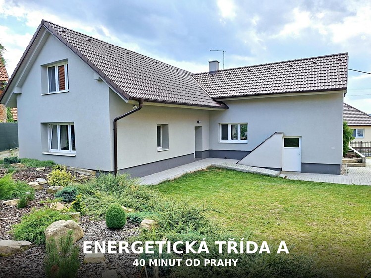 Prodej rodinného domu 162 m², pozemek 735 m² - foto 1