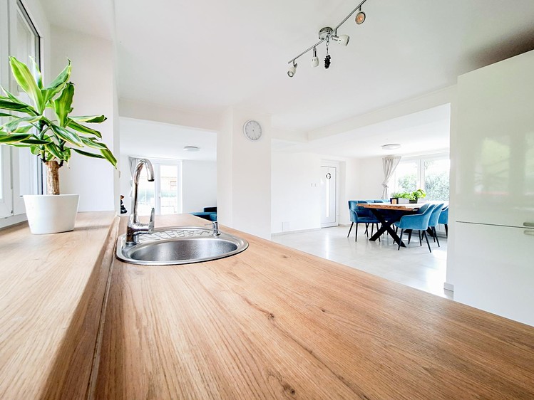 Prodej rodinného domu 162 m², pozemek 735 m² - foto 5
