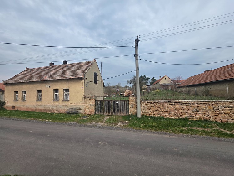 Prodej rodinného domu 80 m², pozemek 2 020 m² - foto 1